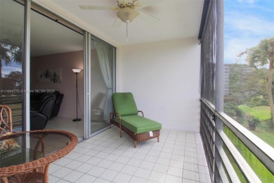 Move-in ready & fully furnished! Beautifully renovated 2-bed on Palm-Aire Country Club and Resort - The Oaks in Florida - for sale on GolfHomes.com, golf home, golf lot