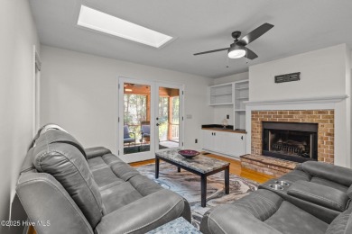 Nestled in the desirable Pinehurst #6 community, this charming on Pinehurst  No. 6 Golf Course in North Carolina - for sale on GolfHomes.com, golf home, golf lot