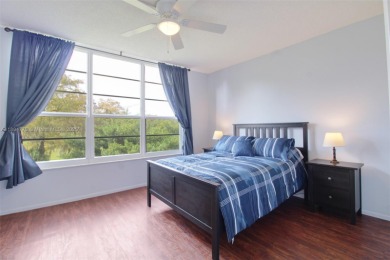 Move-in ready & fully furnished! Beautifully renovated 2-bed on Palm-Aire Country Club and Resort - The Oaks in Florida - for sale on GolfHomes.com, golf home, golf lot