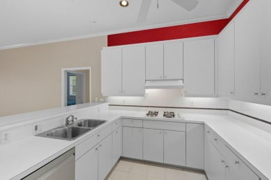 THIS LOVELY LAKEFRONT HOME IS SITUATED IN EATON PLACE, WHICH IS on University Park Country Club in Florida - for sale on GolfHomes.com, golf home, golf lot