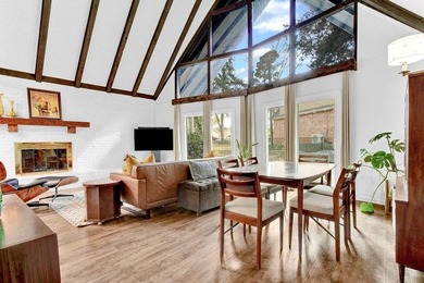 LOCATION, CHARM, AND FULL GUEST HOUSE. Nestled at the end of a on Hide-A-Way Lake Golf Course in Texas - for sale on GolfHomes.com, golf home, golf lot