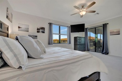 This stunning three-bedroom, two-bath second floor coach home on Lakewood National Golf Club in Florida - for sale on GolfHomes.com, golf home, golf lot