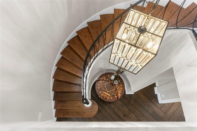 Wonderful property on a Double Lot  150* by 150* (over half an on The Renaisssance Vinoy Golf Club in Florida - for sale on GolfHomes.com, golf home, golf lot