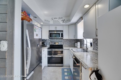 This very well maintained home is ready to be loved by its new on Pocono Farms Country Club in Pennsylvania - for sale on GolfHomes.com, golf home, golf lot