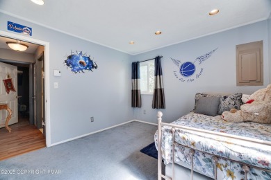 This very well maintained home is ready to be loved by its new on Pocono Farms Country Club in Pennsylvania - for sale on GolfHomes.com, golf home, golf lot