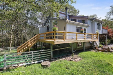 This very well maintained home is ready to be loved by its new on Pocono Farms Country Club in Pennsylvania - for sale on GolfHomes.com, golf home, golf lot
