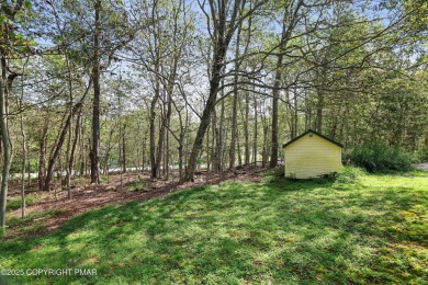 This very well maintained home is ready to be loved by its new on Pocono Farms Country Club in Pennsylvania - for sale on GolfHomes.com, golf home, golf lot