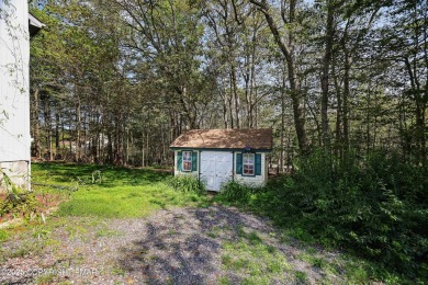 This very well maintained home is ready to be loved by its new on Pocono Farms Country Club in Pennsylvania - for sale on GolfHomes.com, golf home, golf lot