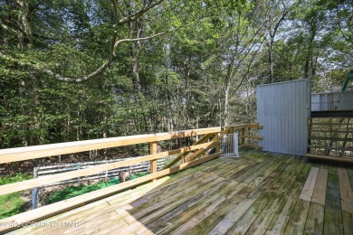 This very well maintained home is ready to be loved by its new on Pocono Farms Country Club in Pennsylvania - for sale on GolfHomes.com, golf home, golf lot