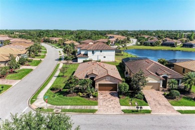 BACK ON MARKET! Offering the perfect blend of comfort and style on River Strand Golf and Country Club At Heritage Harbour  in Florida - for sale on GolfHomes.com, golf home, golf lot