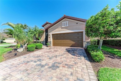 BACK ON MARKET! Offering the perfect blend of comfort and style on River Strand Golf and Country Club At Heritage Harbour  in Florida - for sale on GolfHomes.com, golf home, golf lot
