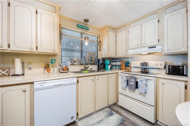 If you are looking for that fun, friendly and full of activities on Heritage Ridge Golf Club in Florida - for sale on GolfHomes.com, golf home, golf lot