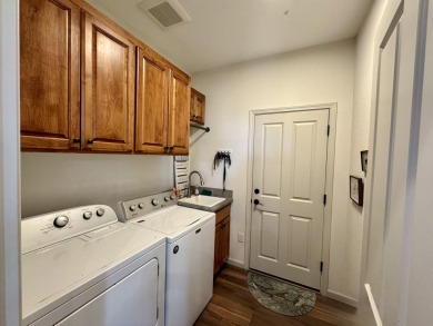 This is a three-bedroom, two-bathroom frame home built in 2020 on  in Oregon - for sale on GolfHomes.com, golf home, golf lot
