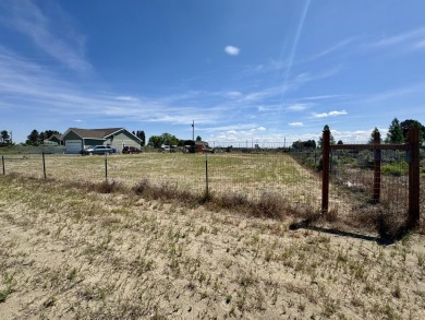 This is a three-bedroom, two-bathroom frame home built in 2020 on  in Oregon - for sale on GolfHomes.com, golf home, golf lot