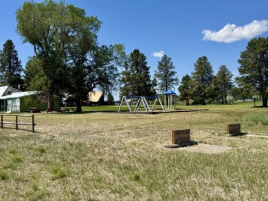 This is a three-bedroom, two-bathroom frame home built in 2020 on  in Oregon - for sale on GolfHomes.com, golf home, golf lot