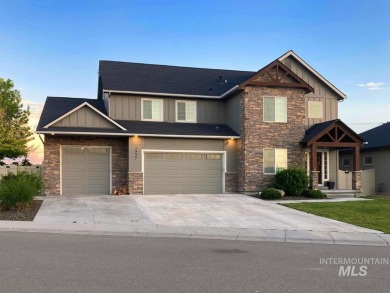 Beautiful custom built home! Situated in Red Hawk Golf course on Hunters Point Golf Club in Idaho - for sale on GolfHomes.com, golf home, golf lot