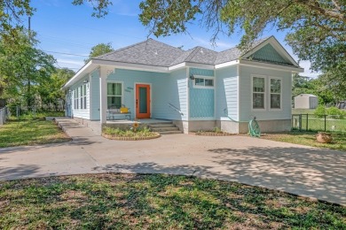 ADORBALE COASTAL STYLE | FULLY FURNISHED | CENTRAL LOCATION | on Rockport Country Club in Texas - for sale on GolfHomes.com, golf home, golf lot