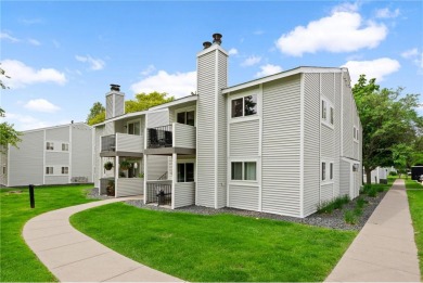 Move in ready top floor 1 bed 1 bath condo with golf course view on University of Minnesota Les Bolstad Golf Course in Minnesota - for sale on GolfHomes.com, golf home, golf lot