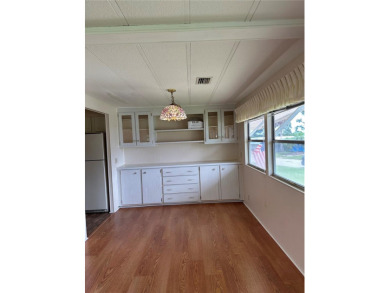 55 + gated golf course community Newly updated 2 bedroom 2 bath on Zellwood Station Country Club in Florida - for sale on GolfHomes.com, golf home, golf lot
