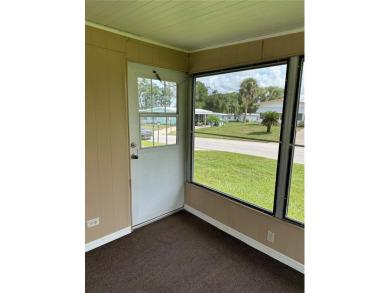 55 + gated golf course community Newly updated 2 bedroom 2 bath on Zellwood Station Country Club in Florida - for sale on GolfHomes.com, golf home, golf lot