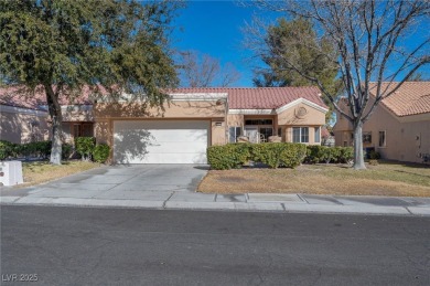 Light and bright 2 bedroom and 2 bath, popular Hanford model on Highland Falls Golf Club in Nevada - for sale on GolfHomes.com, golf home, golf lot