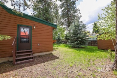 Charming In-Town McCall Retreat with Rustic Flair! Step into the on McCall Municipal Golf Course in Idaho - for sale on GolfHomes.com, golf home, golf lot