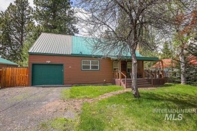 Charming In-Town McCall Retreat with Rustic Flair! Step into the on McCall Municipal Golf Course in Idaho - for sale on GolfHomes.com, golf home, golf lot
