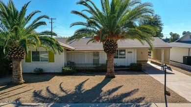 Great opportunity to own this 2 bedroom, 2 bath home with an on Sun City South Golf Course in Arizona - for sale on GolfHomes.com, golf home, golf lot