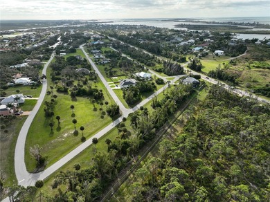 11,000 sq. ft. residential building lot located in the deed on Rotonda Golf and Country Club The Links Course in Florida - for sale on GolfHomes.com, golf home, golf lot