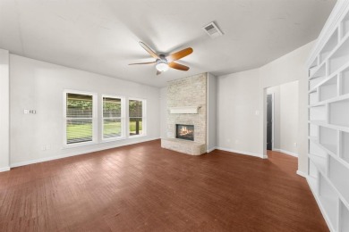 REFRESHED  BACK ON MARKET! WALLS, TRIM, AND DOORS PAINTED on Tierra Verde Golf Club in Texas - for sale on GolfHomes.com, golf home, golf lot