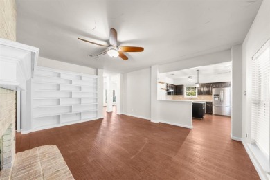 REFRESHED  BACK ON MARKET! WALLS, TRIM, AND DOORS PAINTED on Tierra Verde Golf Club in Texas - for sale on GolfHomes.com, golf home, golf lot