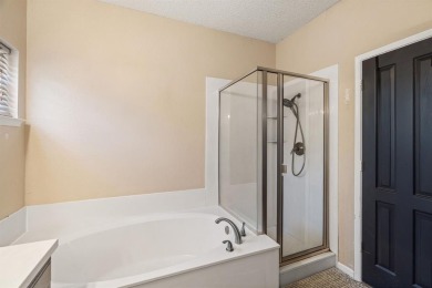 REFRESHED  BACK ON MARKET! WALLS, TRIM, AND DOORS PAINTED on Tierra Verde Golf Club in Texas - for sale on GolfHomes.com, golf home, golf lot