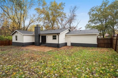 Welcome to 40 Hiddenbrook - A top to bottom meticulous on The Golf Club of Florissant in Missouri - for sale on GolfHomes.com, golf home, golf lot