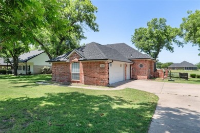 Charming Golf Course Home in Pecan Plantation - Granbury, TX

 on Pecan Plantation Country Club in Texas - for sale on GolfHomes.com, golf home, golf lot