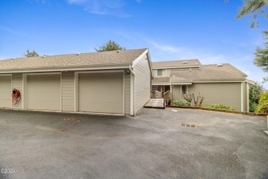 Great oceanfront 2 bed 2 bath condo! Located in the Agate Beach on Agate Beach Golf Course in Oregon - for sale on GolfHomes.com, golf home, golf lot