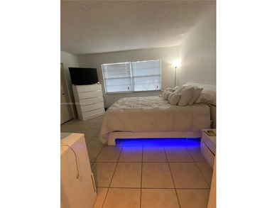 WELCOME HOME!! THIS IMMACULATE HIBISCUS MODEL OFFERS ONE OF THE on Flamingo Lakes Country Club in Florida - for sale on GolfHomes.com, golf home, golf lot