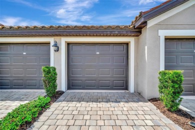 Welcome to your dream home! This beautifully appointed 2-bedroom on Lakewood National Golf Club in Florida - for sale on GolfHomes.com, golf home, golf lot