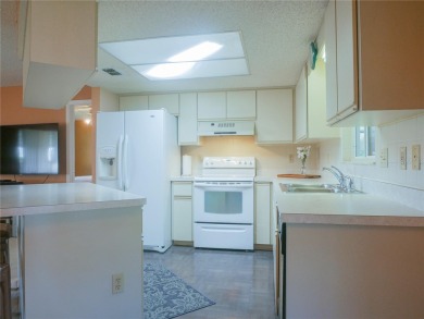 WOW!..MOTIVATED SELLER offering unbelievable incentives! $5,000 on The Links of Spruce Creek in Florida - for sale on GolfHomes.com, golf home, golf lot