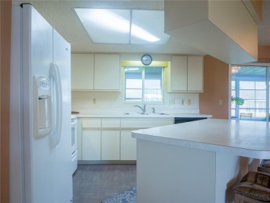 WOW!..MOTIVATED SELLER offering unbelievable incentives! $5,000 on The Links of Spruce Creek in Florida - for sale on GolfHomes.com, golf home, golf lot