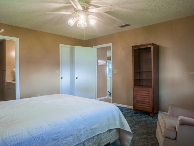 WOW!..MOTIVATED SELLER offering unbelievable incentives! $5,000 on The Links of Spruce Creek in Florida - for sale on GolfHomes.com, golf home, golf lot