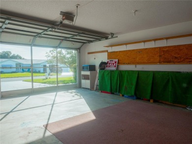 WOW!..MOTIVATED SELLER offering unbelievable incentives! $5,000 on The Links of Spruce Creek in Florida - for sale on GolfHomes.com, golf home, golf lot