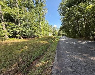 Come build your dream home on this beautiful lot. This lot is on Fairfield Plantation Golf and Country Club in Georgia - for sale on GolfHomes.com, golf home, golf lot