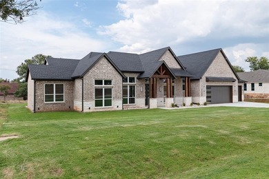 STUNNING 4-Bedroom Luxury Home in Pecan Plantation Golfing on Nutcracker Golf Club in Texas - for sale on GolfHomes.com, golf home, golf lot