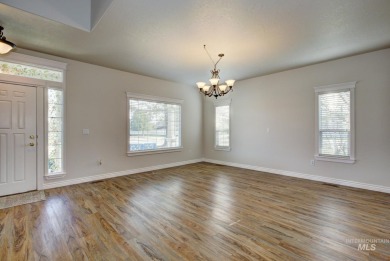 Beautiful home in the LAKEVIEW GOLF COURSE NEIGHBORHOOD on 1/3 on Lakeview Golf Club in Idaho - for sale on GolfHomes.com, golf home, golf lot