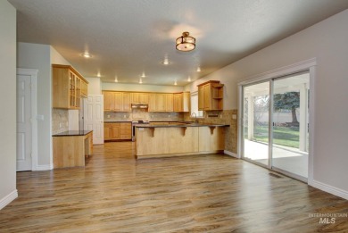 Beautiful home in the LAKEVIEW GOLF COURSE NEIGHBORHOOD on 1/3 on Lakeview Golf Club in Idaho - for sale on GolfHomes.com, golf home, golf lot