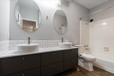 Welcome to Oak Bay Club Condominiums, located in the prestigious on Rockport Country Club in Texas - for sale on GolfHomes.com, golf home, golf lot