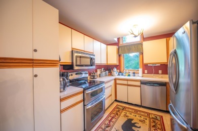 Beautiful 4 bedroom, 3.5 bath townhouse just off the Hermitage on Hermitage Club Golf Course in Vermont - for sale on GolfHomes.com, golf home, golf lot