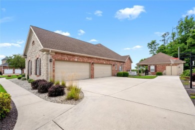 YOU WILL LOVE THIS FULL BRICK ATRIUM RANCH HOME THAT SITS ON THE on Far Oaks Golf Club in Illinois - for sale on GolfHomes.com, golf home, golf lot