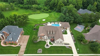 YOU WILL LOVE THIS FULL BRICK ATRIUM RANCH HOME THAT SITS ON THE on Far Oaks Golf Club in Illinois - for sale on GolfHomes.com, golf home, golf lot