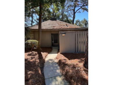 Great 2 bedroom/2 bath villa in Sea Pines Plantation.  Fabulous on Sea Pines Golf and Resort  in South Carolina - for sale on GolfHomes.com, golf home, golf lot